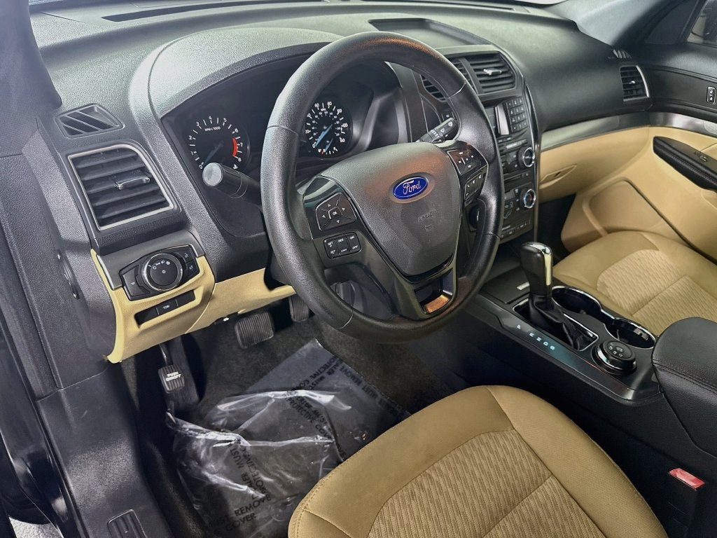 2017 Ford Explorer Base