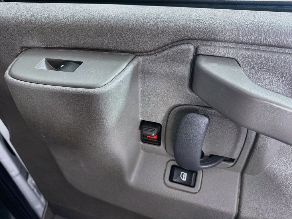 2023 Chevrolet Express 2500 Work Van Cargo