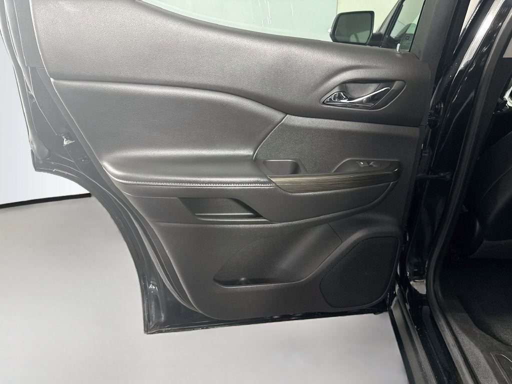 2022 GMC Acadia SLT