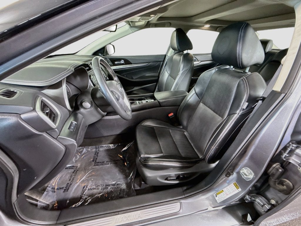 2023 Nissan Maxima Base
