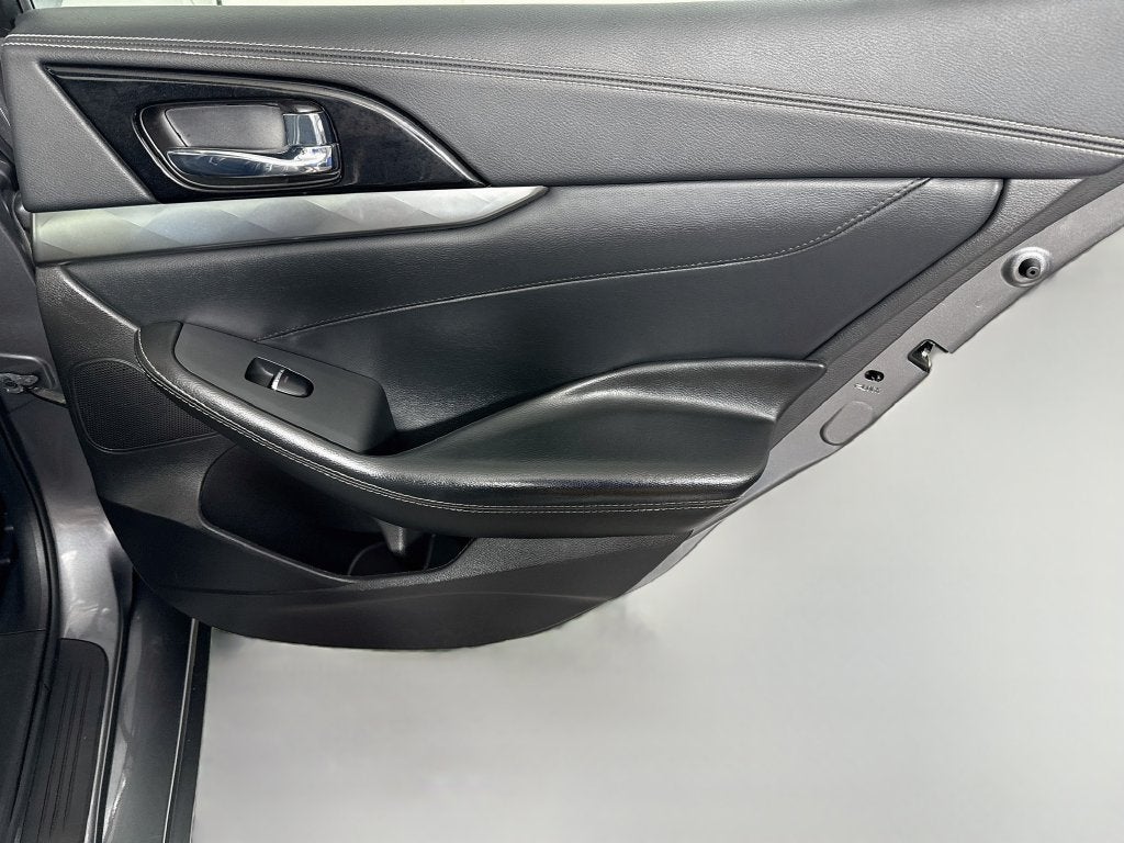 2023 Nissan Maxima Base
