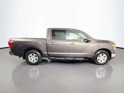 2017 Nissan Titan SV