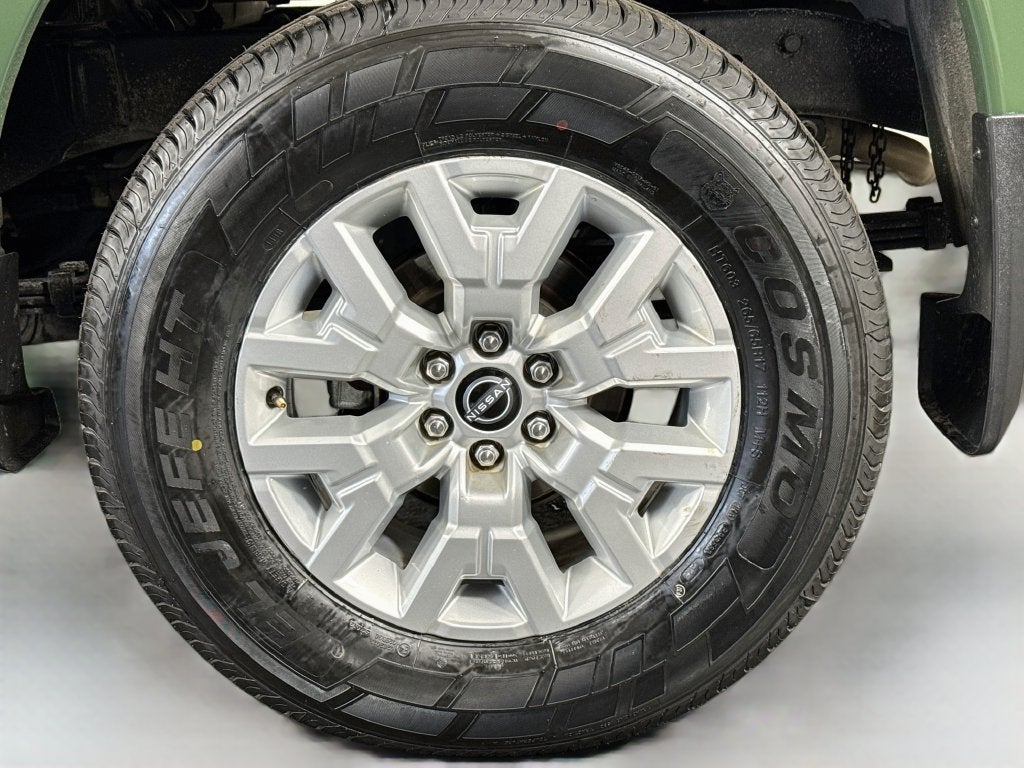 2023 Nissan Frontier SV