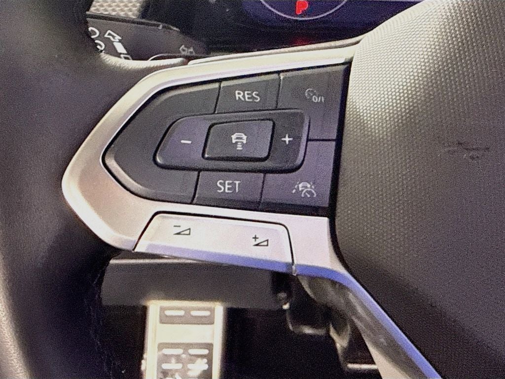 2025 Volkswagen Atlas Cross Sport 2.0T SEL Premium R-Line