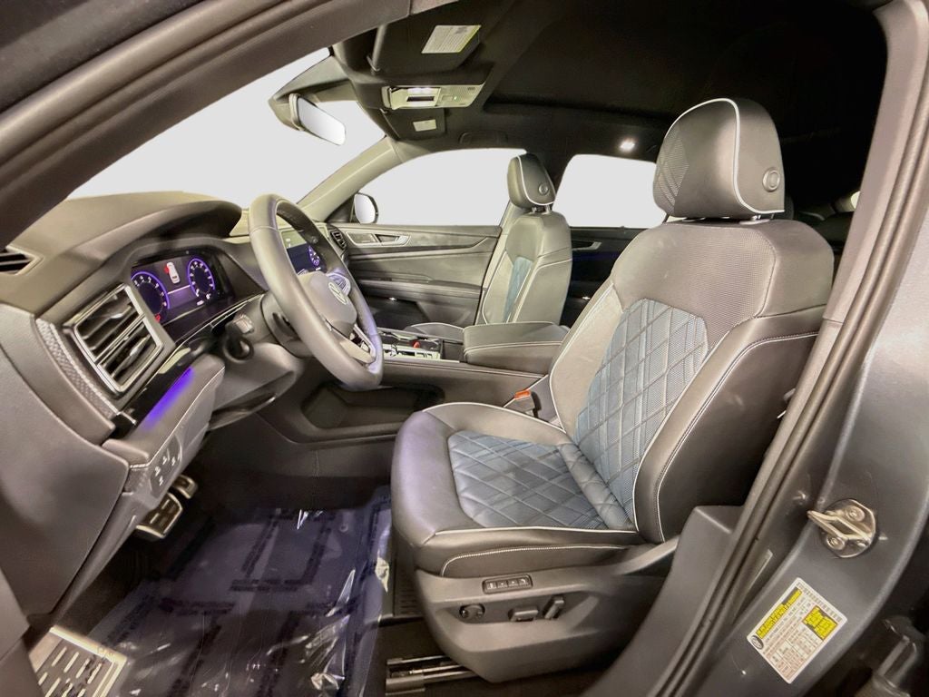 2025 Volkswagen Atlas Cross Sport 2.0T SEL Premium R-Line