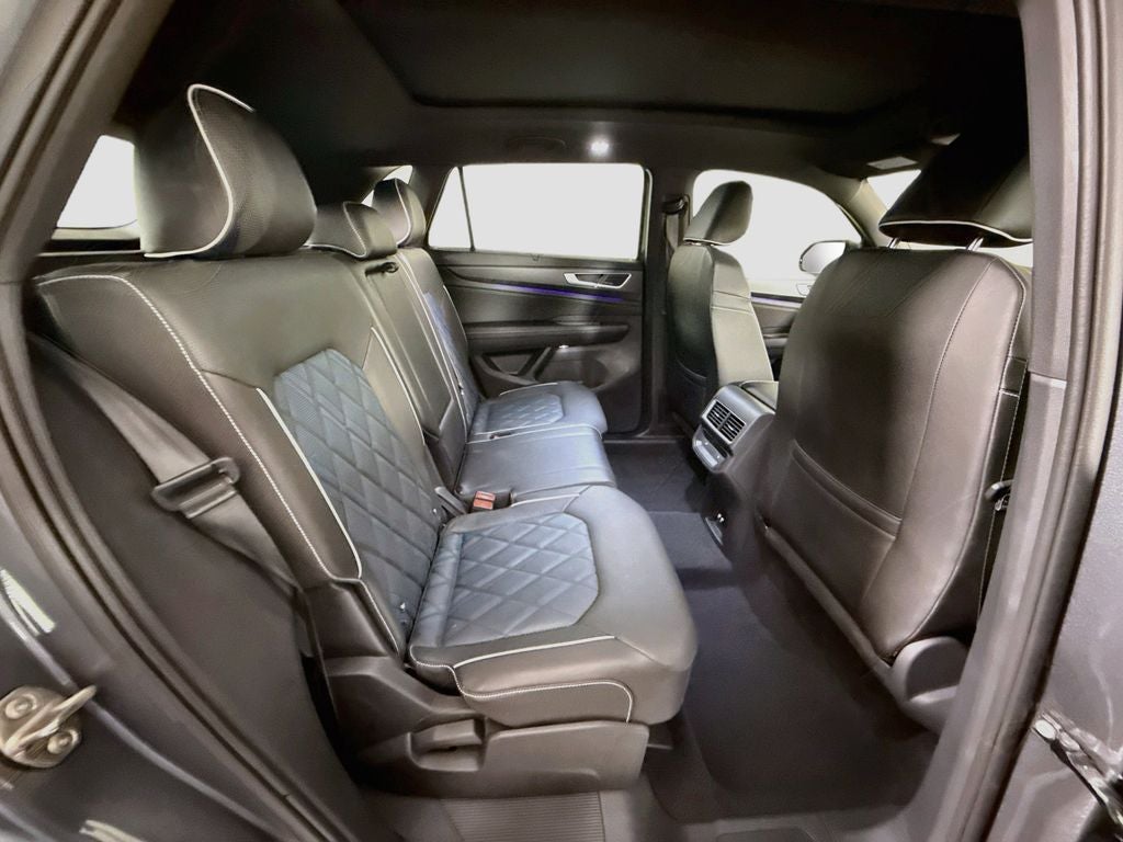 2025 Volkswagen Atlas Cross Sport 2.0T SEL Premium R-Line