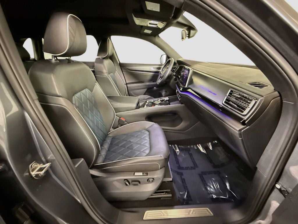 2025 Volkswagen Atlas Cross Sport 2.0T SEL Premium R-Line