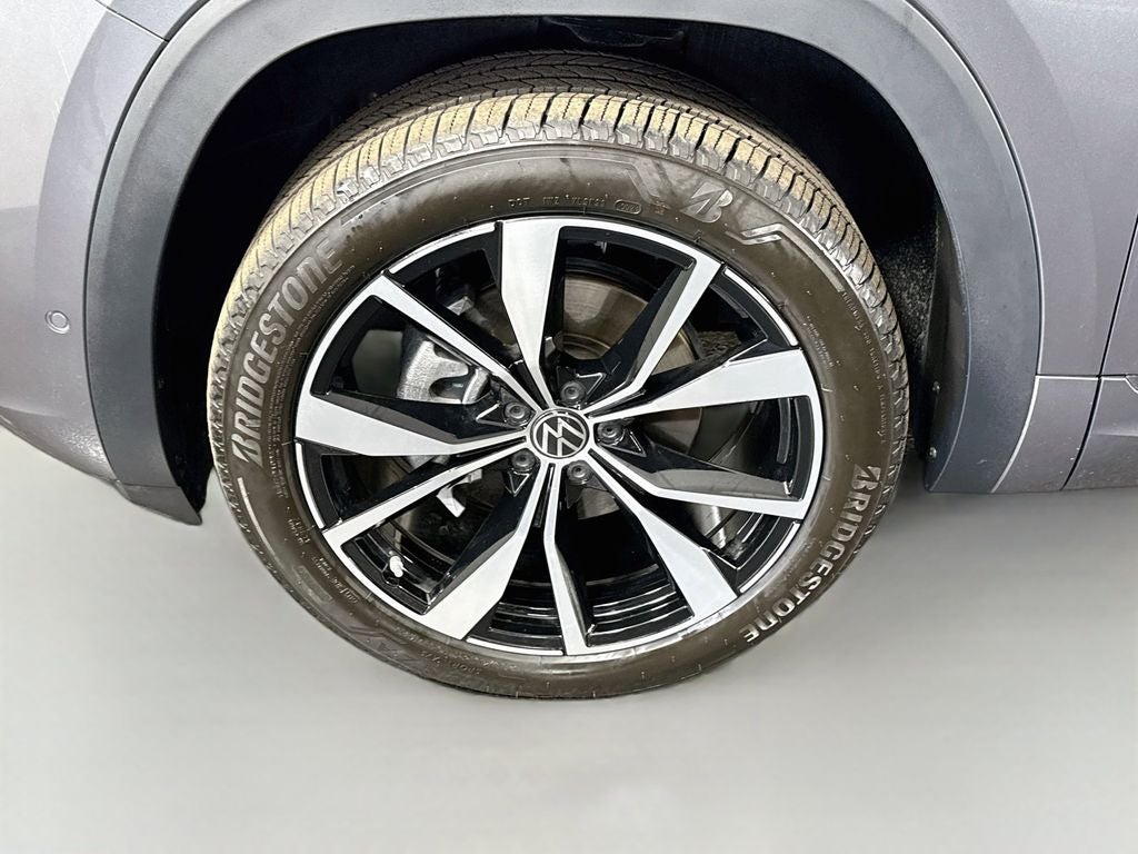 2025 Volkswagen Atlas Cross Sport 2.0T SEL Premium R-Line