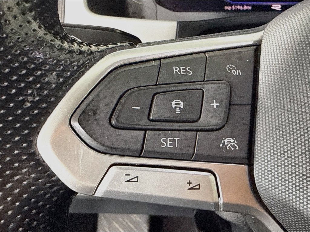 2022 Volkswagen Atlas 3.6L V6 SEL Premium R-Line