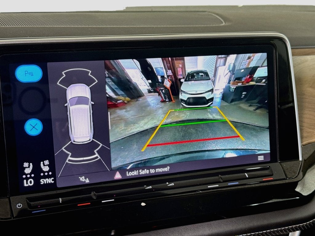 2026 Volkswagen Atlas SE w/Technology