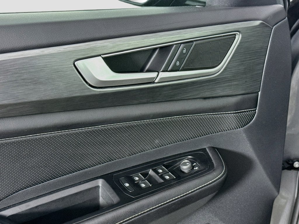 2026 Volkswagen Atlas Cross Sport SE w/Technology