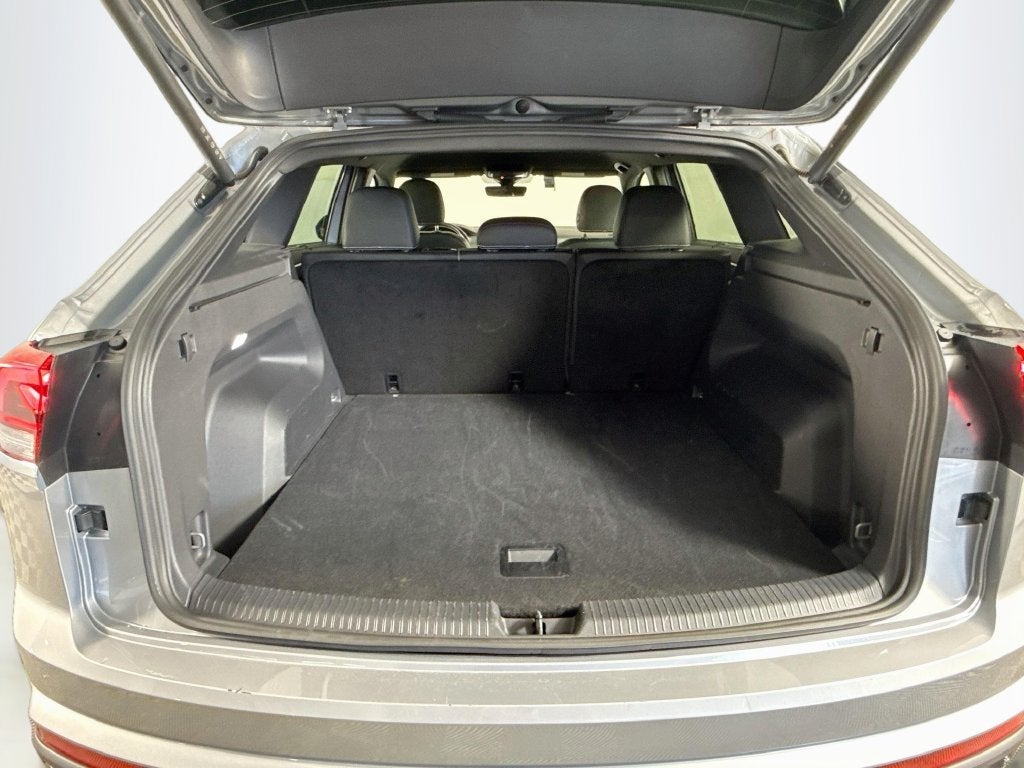 2026 Volkswagen Atlas Cross Sport SE w/Technology