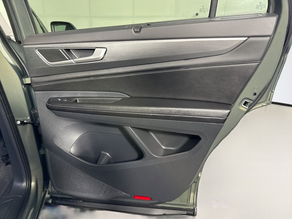 2026 Volkswagen Atlas Cross Sport SE w/Technology