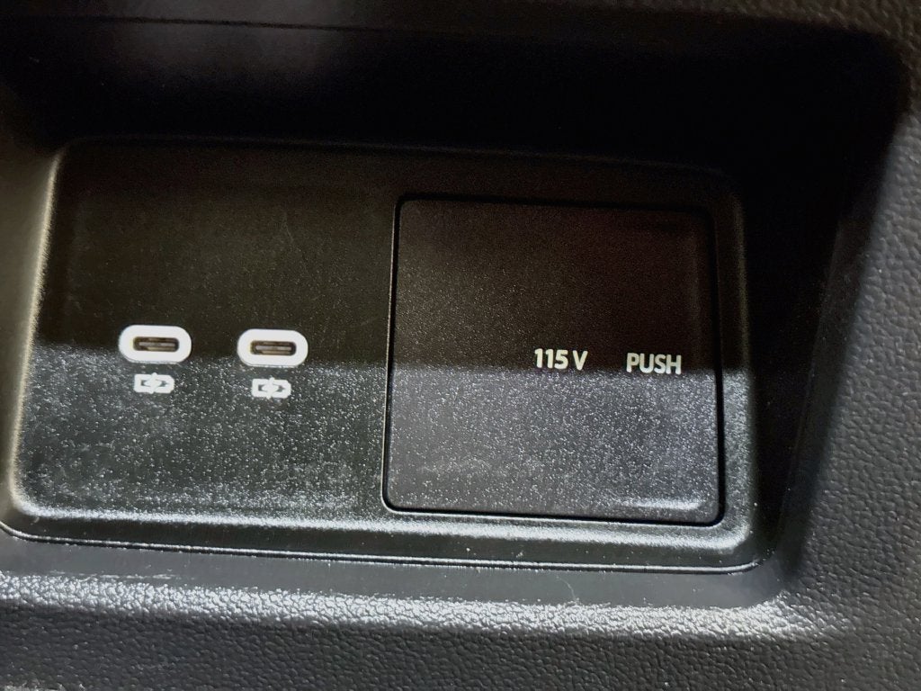 2026 Volkswagen Atlas Cross Sport SE w/Technology