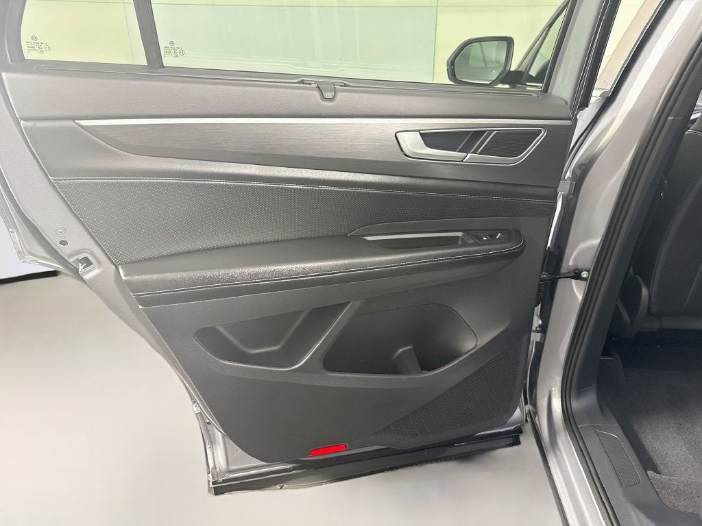 2026 Volkswagen Atlas Cross Sport SE w/Technology