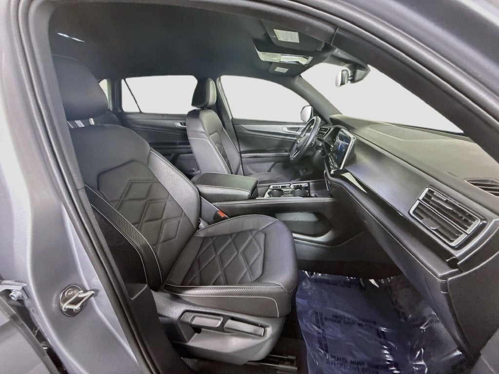 2026 Volkswagen Atlas Cross Sport SE w/Technology