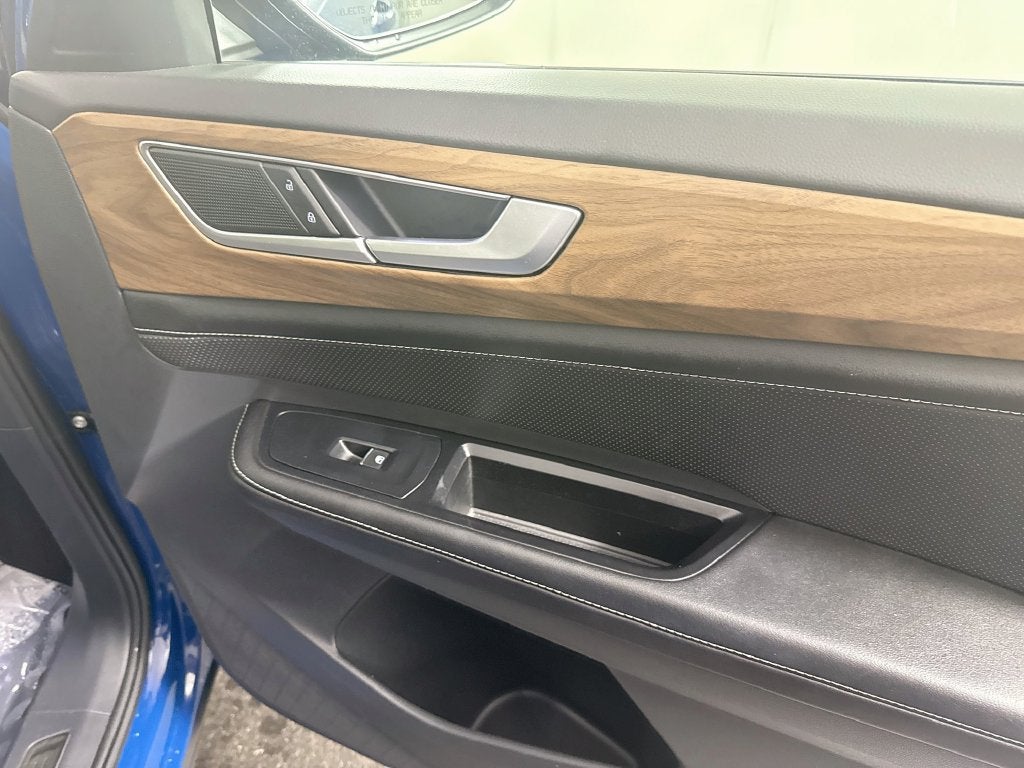 2026 Volkswagen Atlas SE w/Technology
