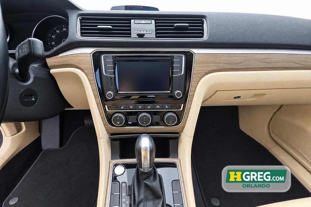 2018 Volkswagen Passat 2.0T SE