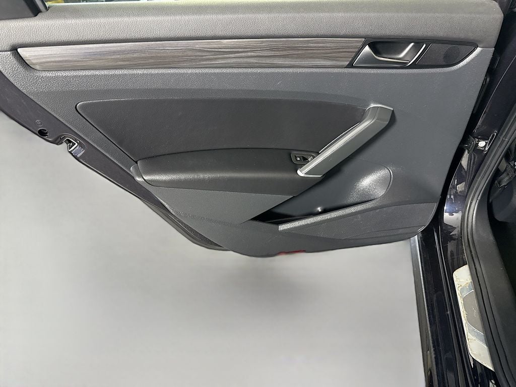 2020 Volkswagen Passat 2.0T R-Line