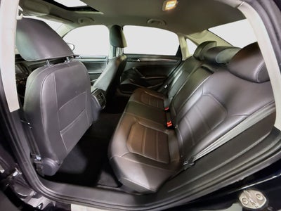 2020 Volkswagen Passat 2.0T R-Line