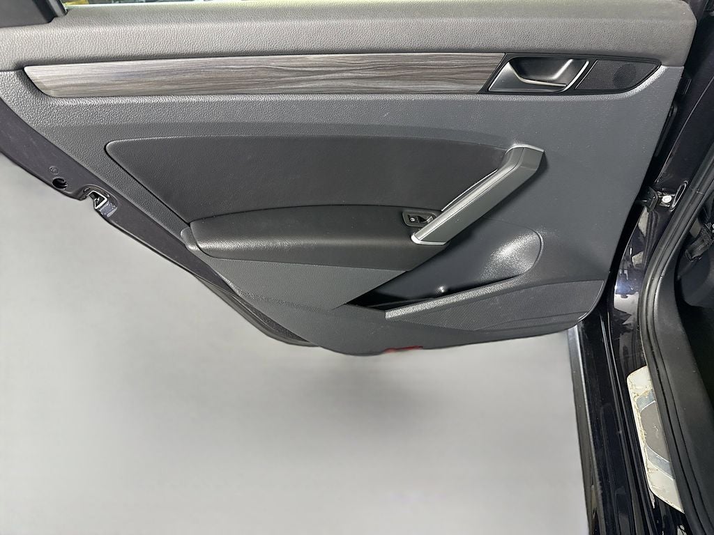 2020 Volkswagen Passat 2.0T R-Line