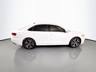 2022 Volkswagen Passat 2.0T SE