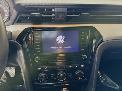 2022 Volkswagen Passat 2.0T SE