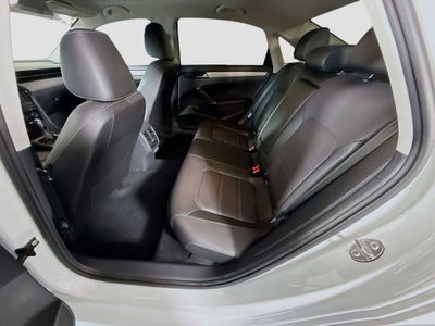 2022 Volkswagen Passat 2.0T SE