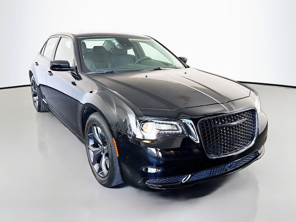 2023 Chrysler 300 Touring