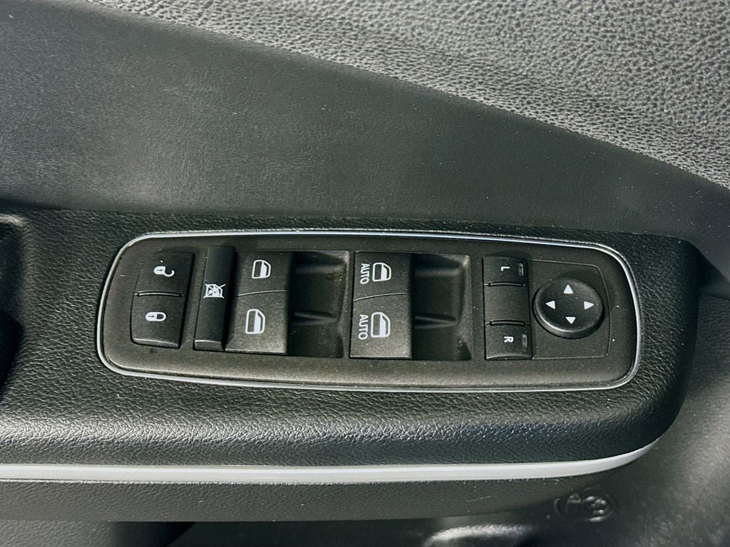 2023 Chrysler 300 Touring