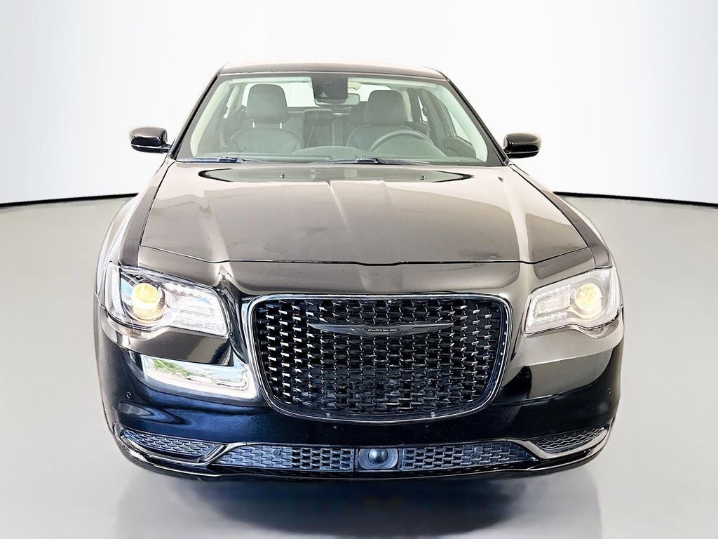 2023 Chrysler 300 Touring