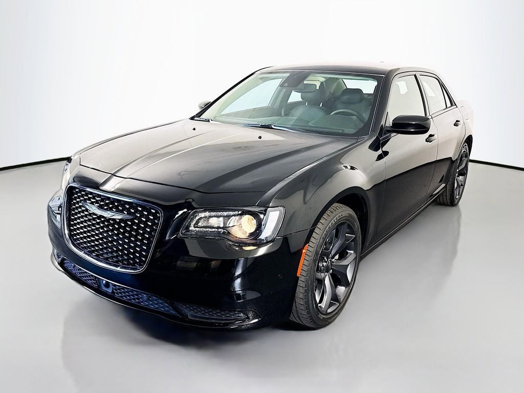 2023 Chrysler 300 Touring