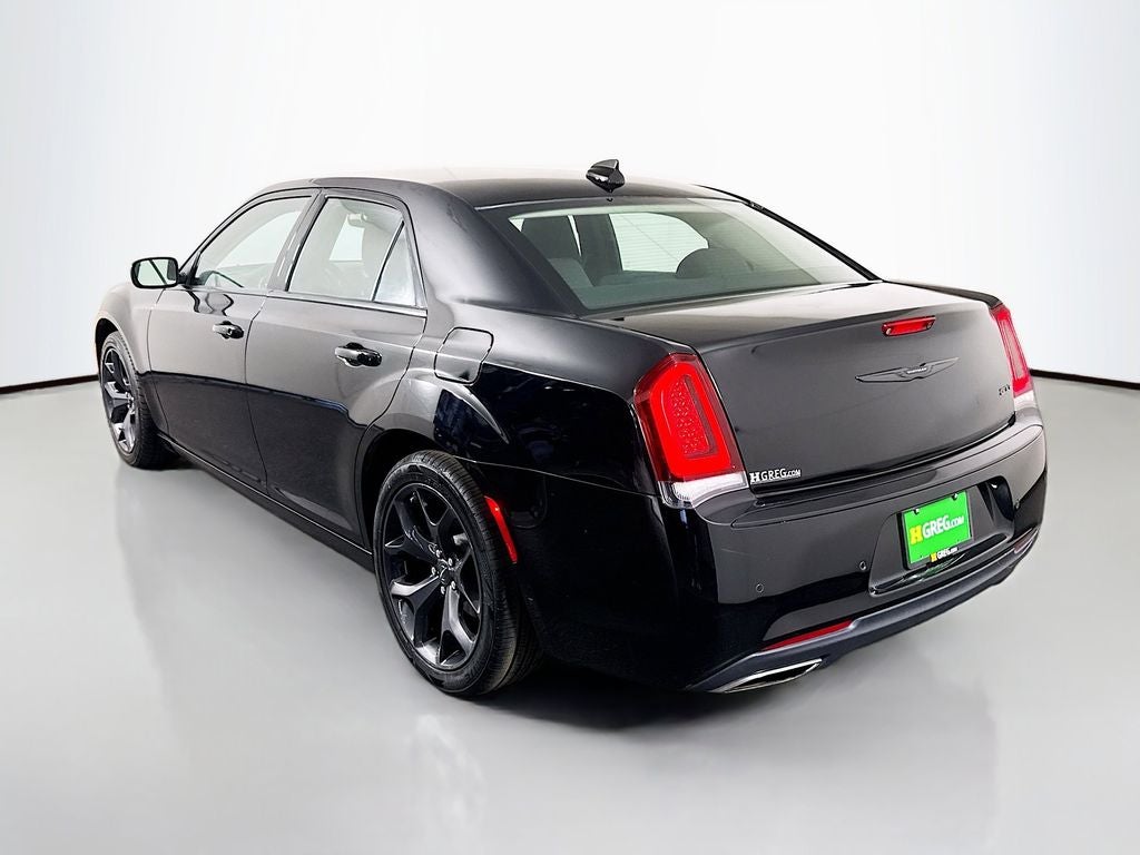 2023 Chrysler 300 Touring