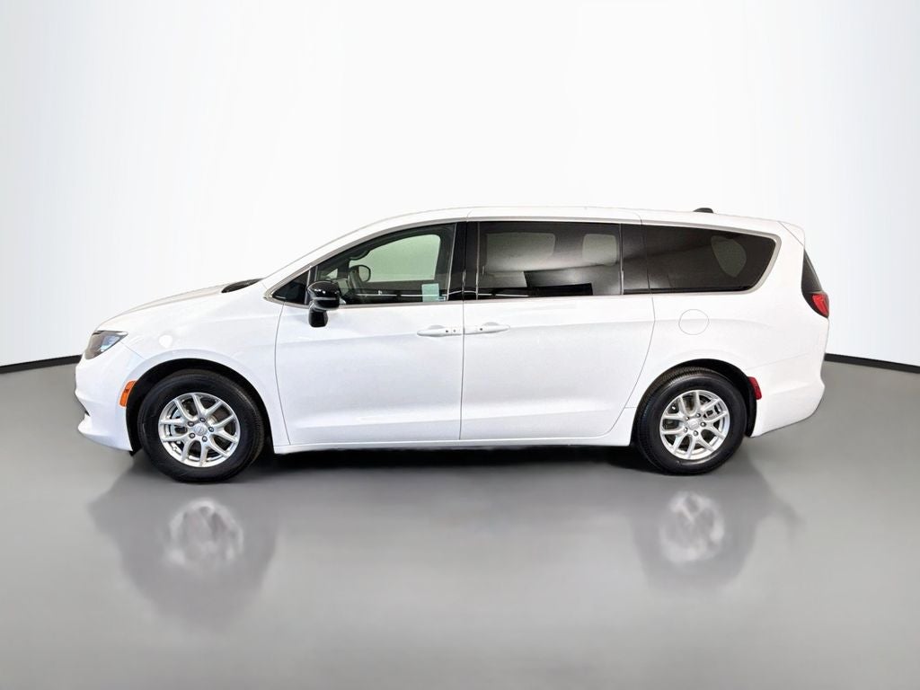 2026 Chrysler Voyager LX
