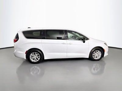 2026 Chrysler Voyager LX