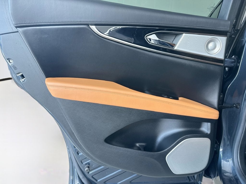 2023 Lincoln Nautilus Black Label