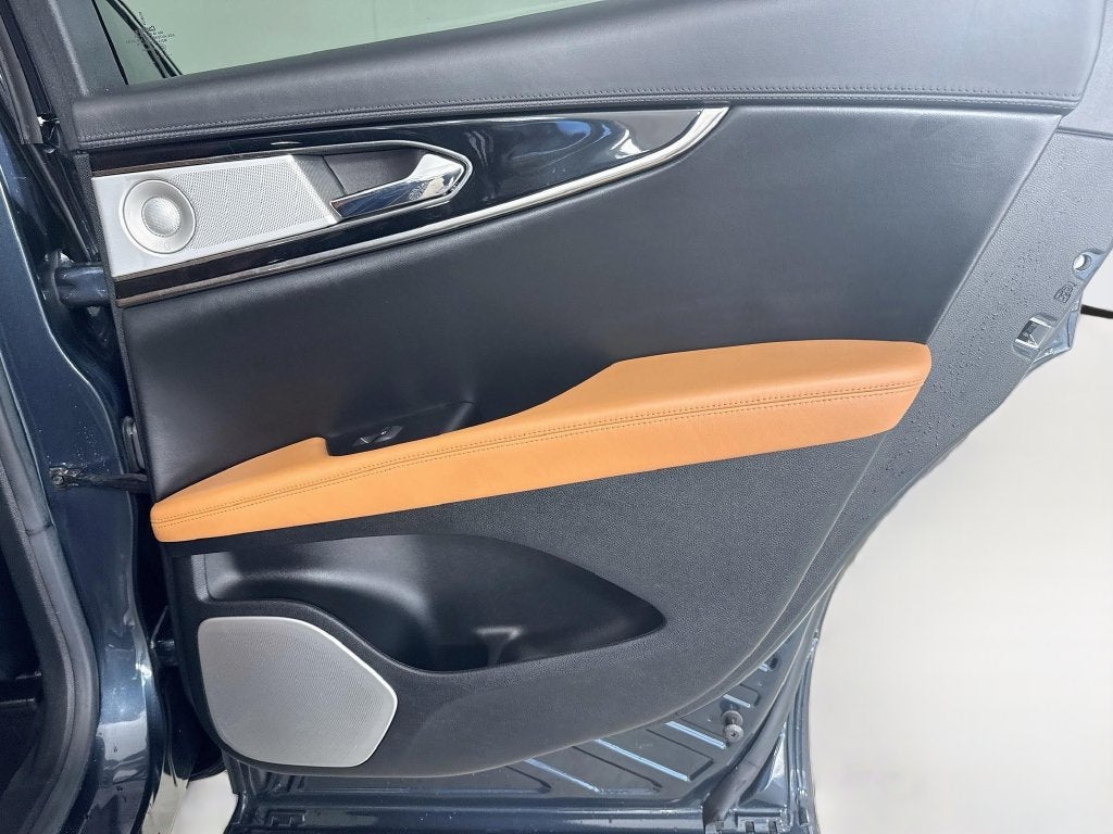 2023 Lincoln Nautilus Black Label
