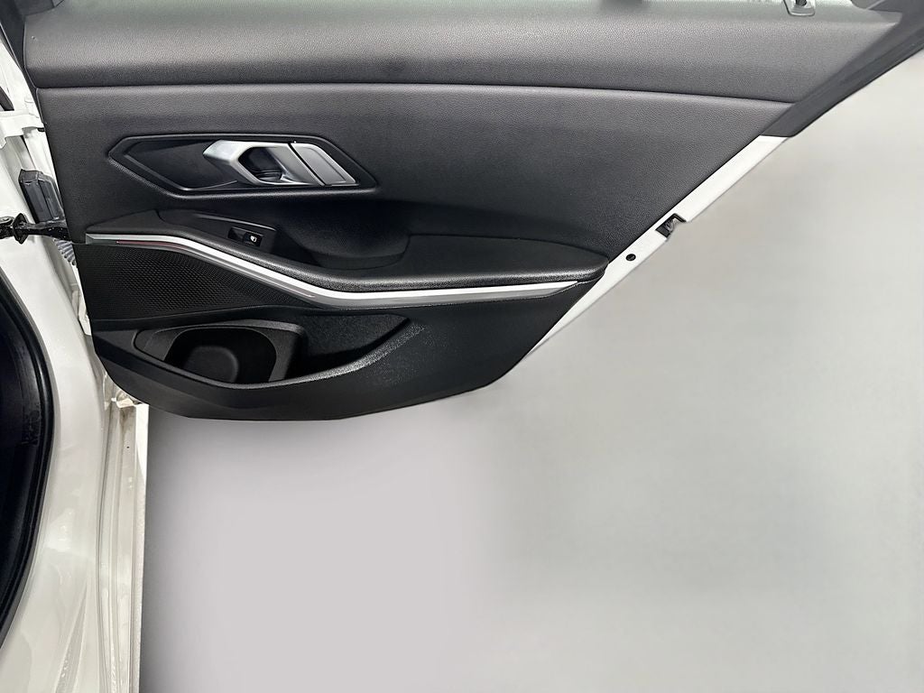 2023 BMW 3 Series 330i