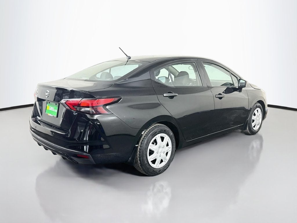 2022 Nissan Versa 1.6 S
