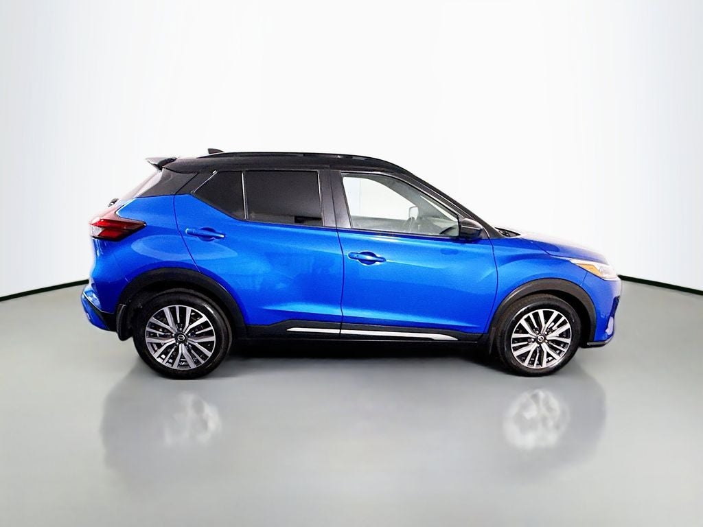 2021 Nissan Kicks SR