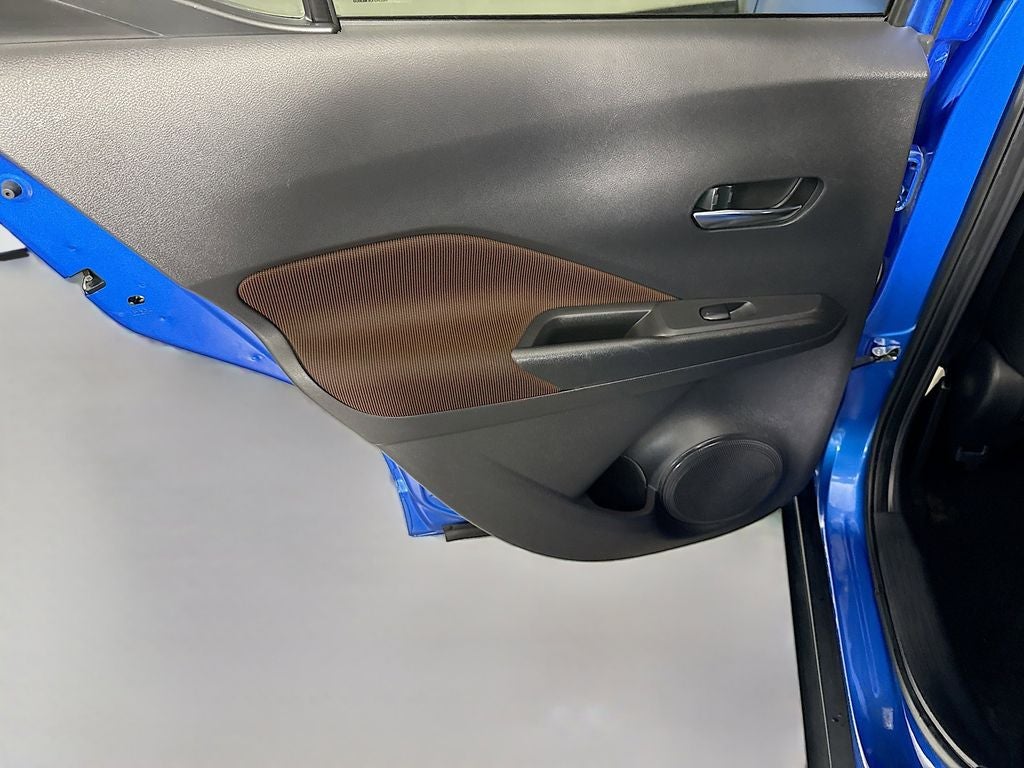 2021 Nissan Kicks SR