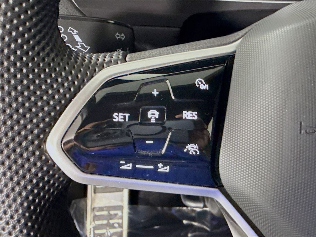 2024 Volkswagen Tiguan 2.0T SEL R-Line