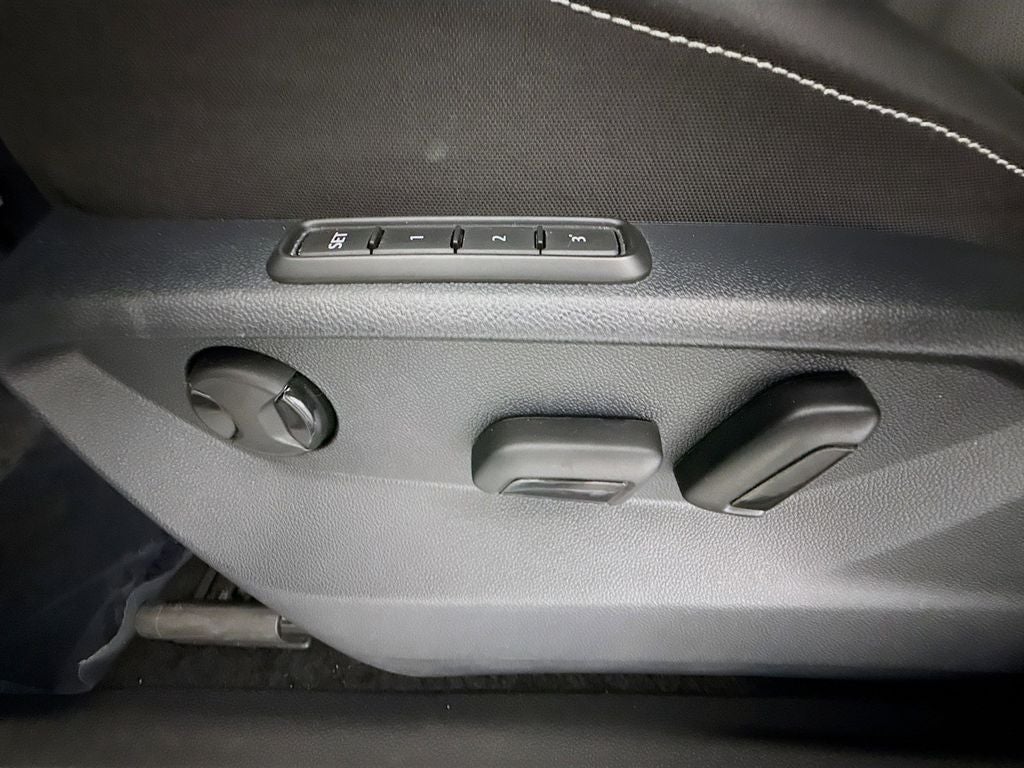 2024 Volkswagen Tiguan 2.0T SEL R-Line