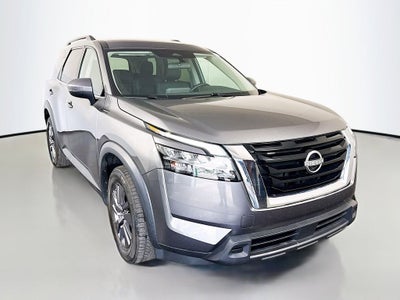 2022 Nissan Pathfinder SV