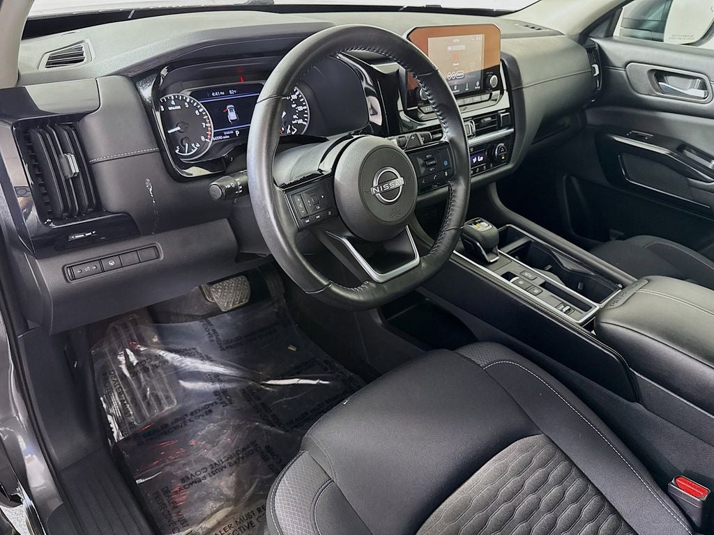 2022 Nissan Pathfinder SV