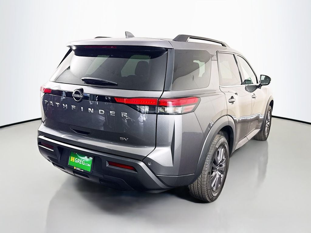 2022 Nissan Pathfinder SV