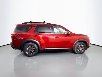 2022 Nissan Pathfinder SV