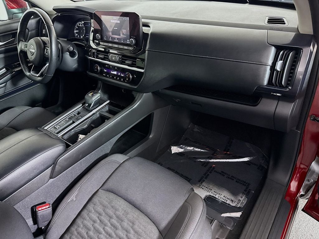 2022 Nissan Pathfinder SV
