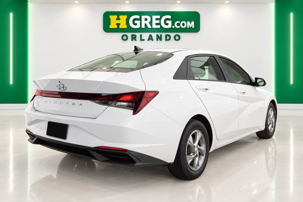 2022 Hyundai Elantra SE