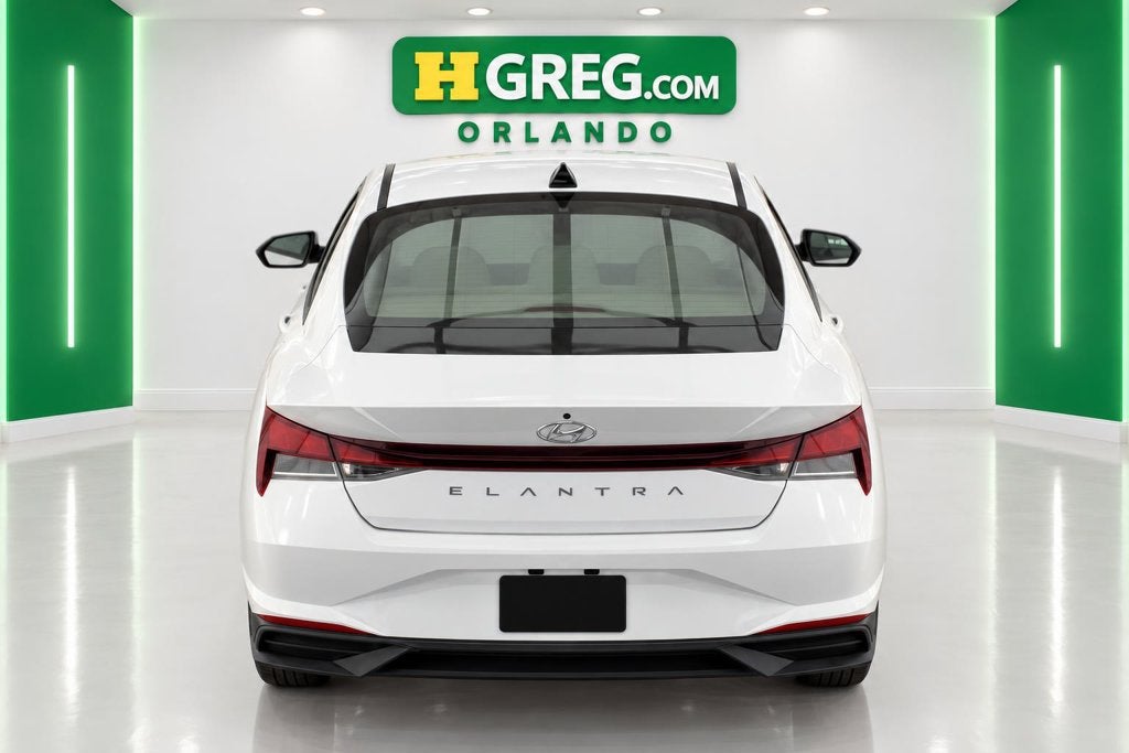2022 Hyundai Elantra SE